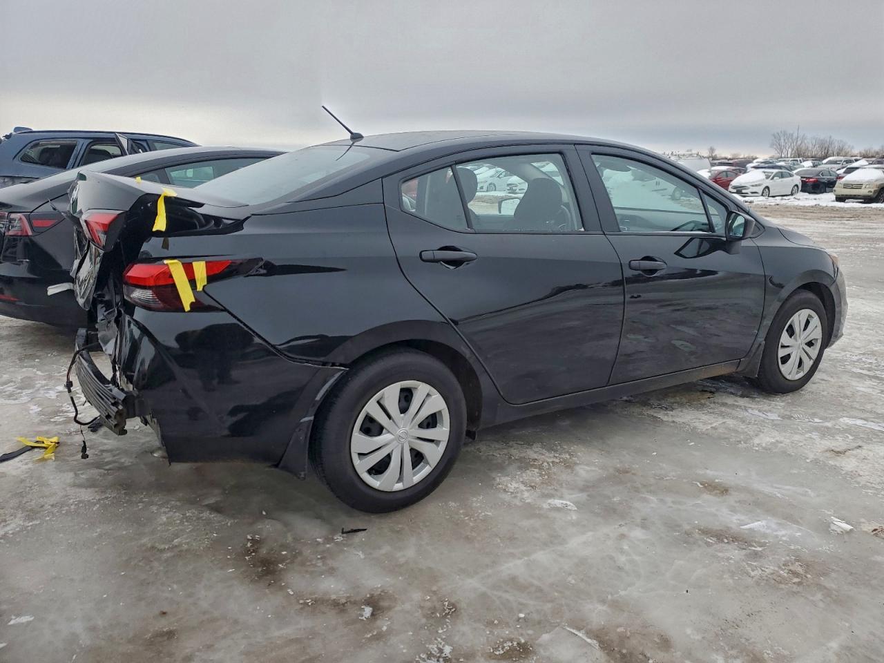 Nissan Versa S Image 3