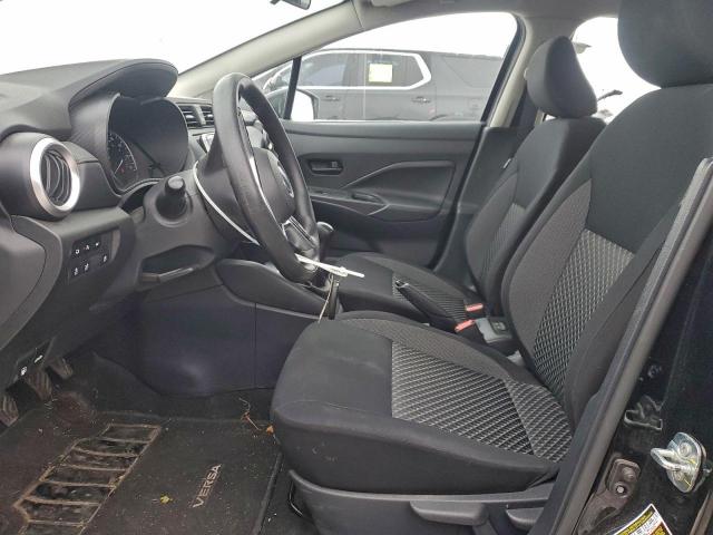 Nissan Versa S Image 9