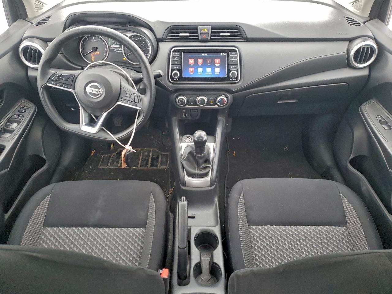 Nissan Versa S Image 13