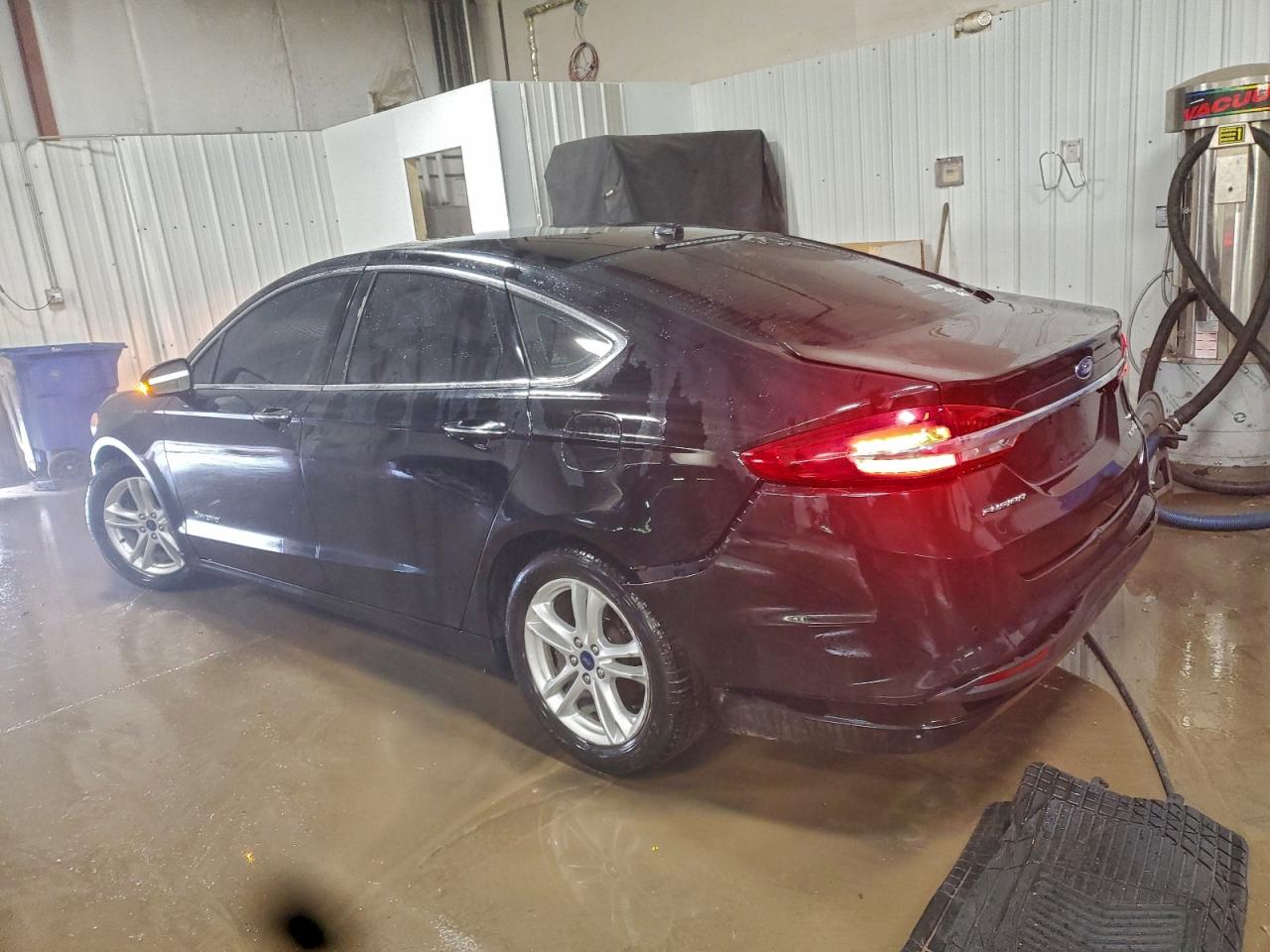 Ford Fusion Se Hybrid Image 2