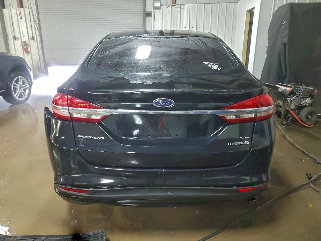 Ford Fusion Se Hybrid Image 11