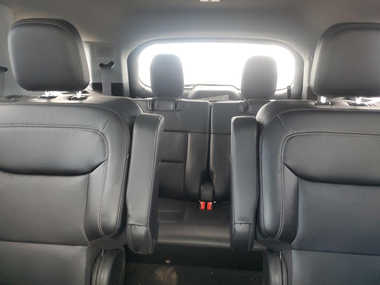 Ford Explorer Limited Image 6