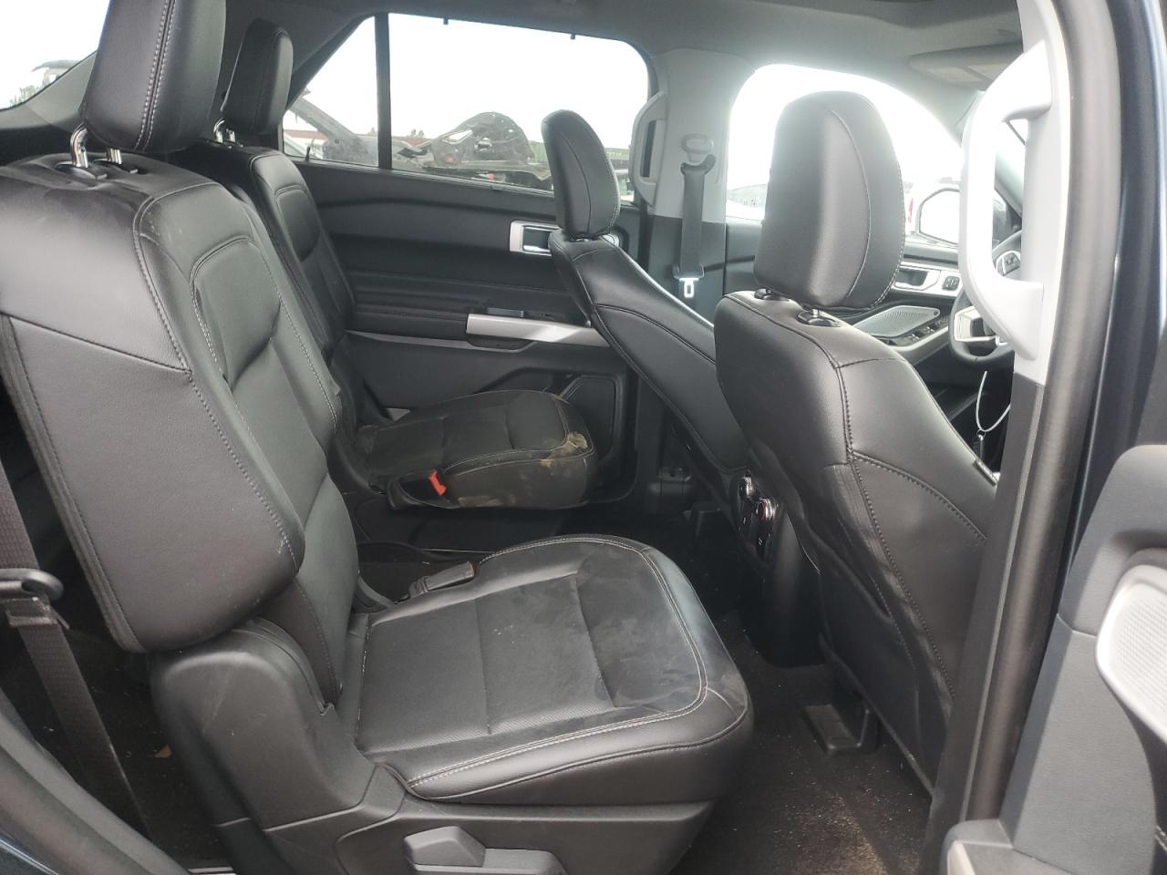 Ford Explorer Limited Image 10