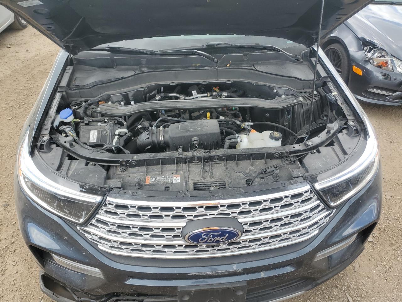 Ford Explorer Limited Image 12