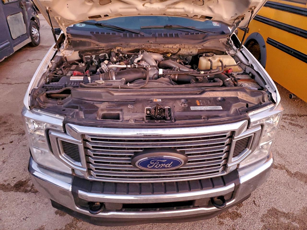 Ford F-350 Super Duty Image 11