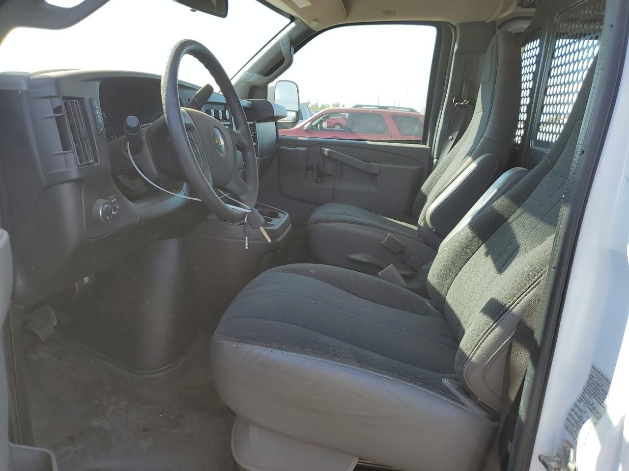 Chevrolet Express Image 6