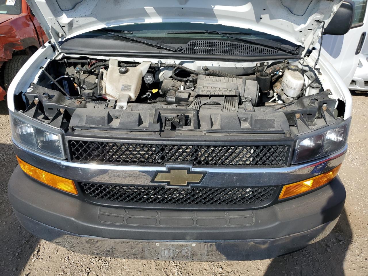 Chevrolet Express Image 8