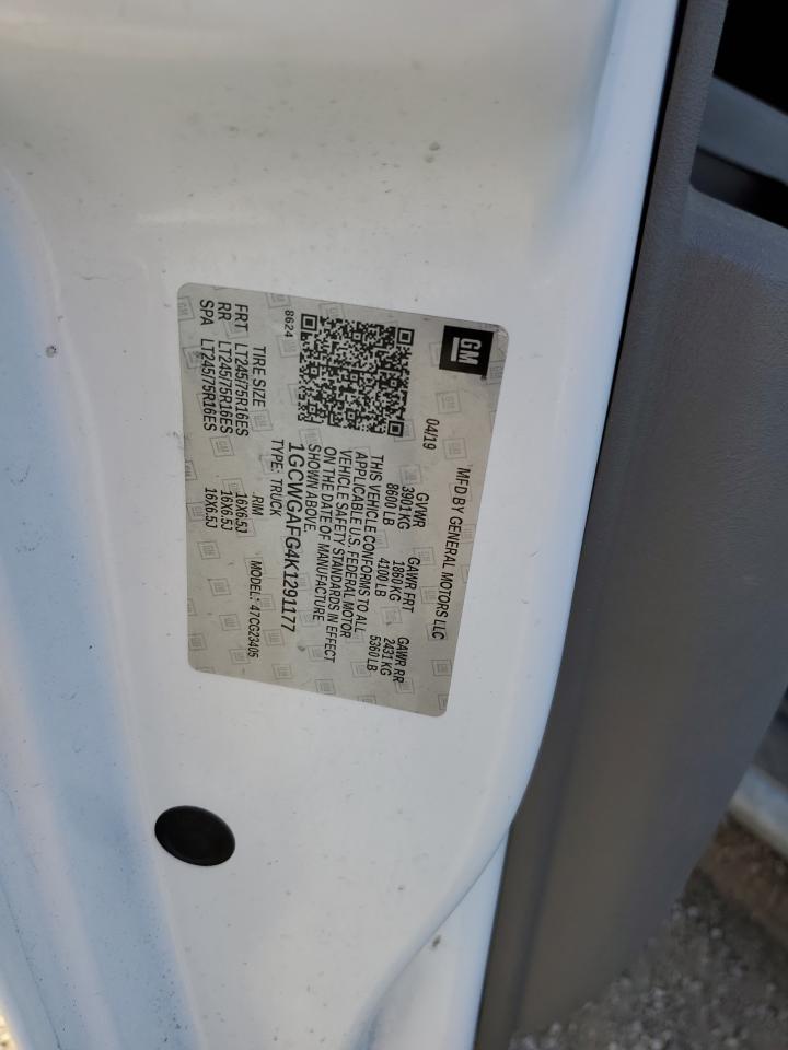 Chevrolet Express Image 12