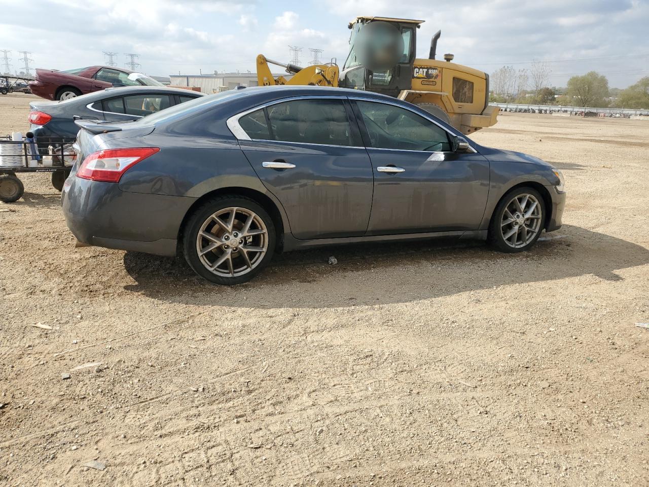 Nissan Maxima S Image 11