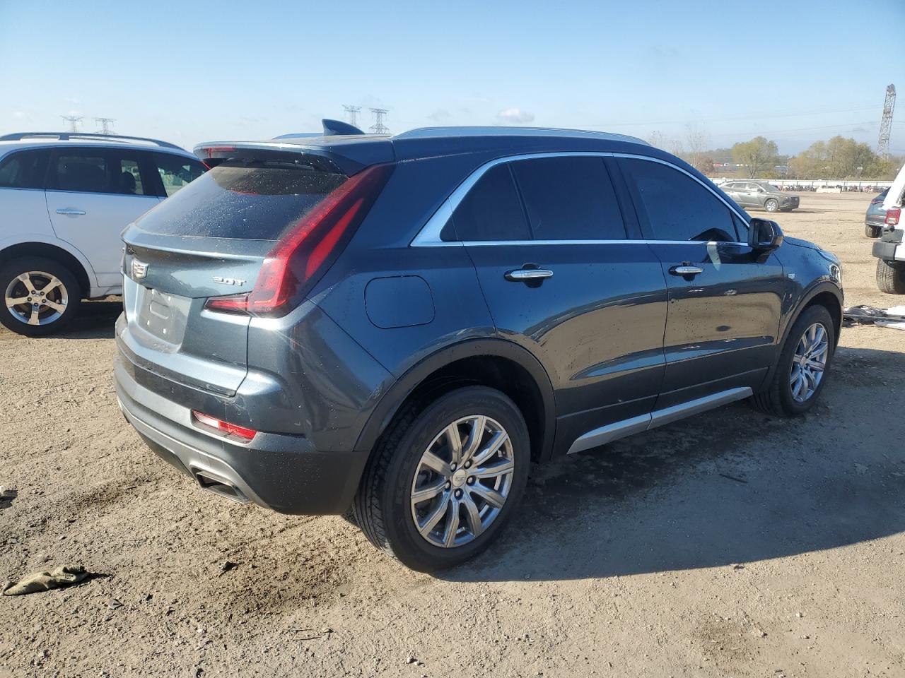 Cadillac XT4 Premium Luxury Image 2