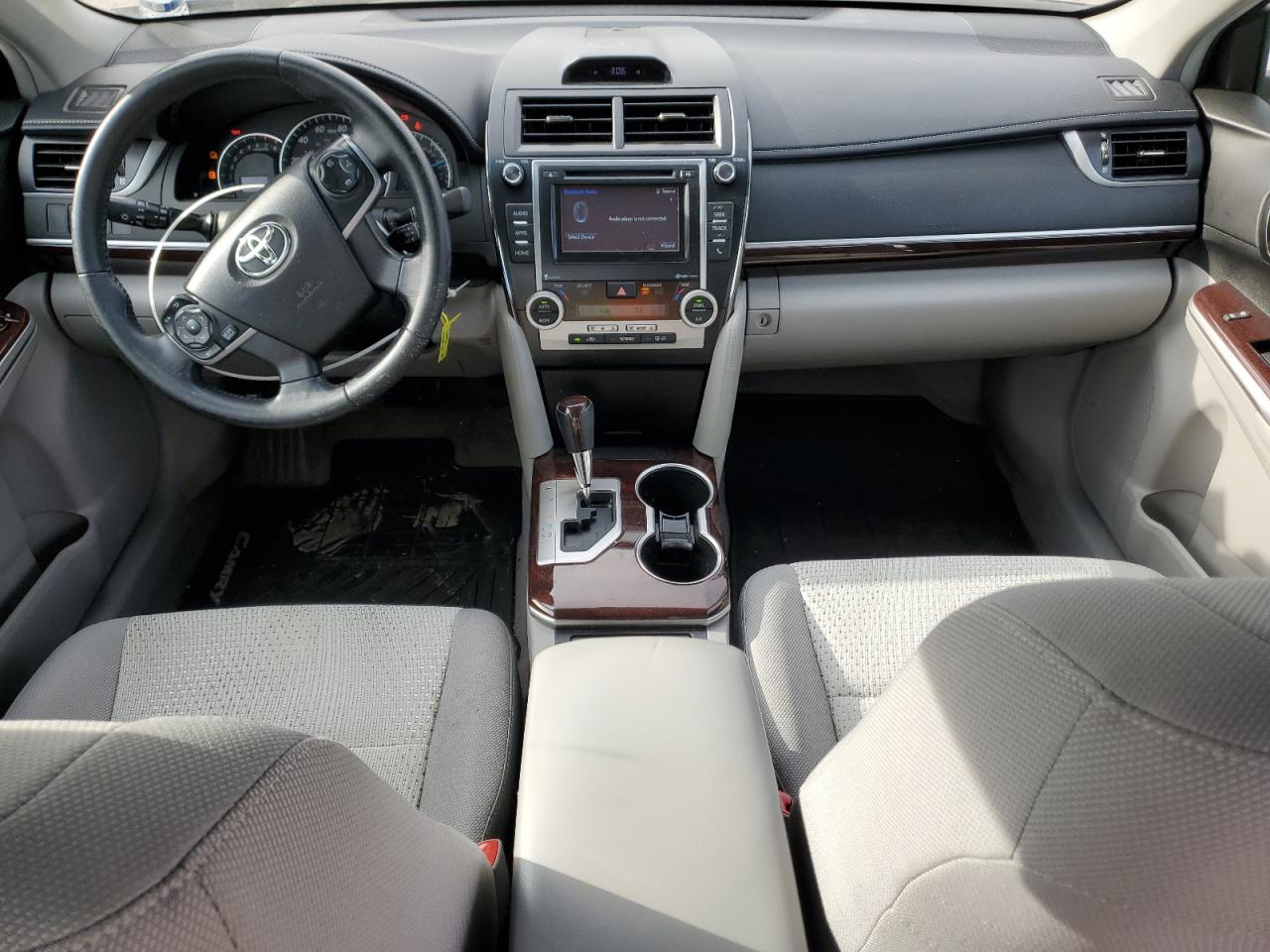 Toyota Camry L Image 7