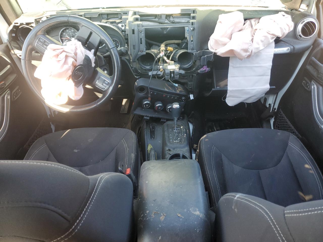 Jeep Wrangler Sahara Image 10