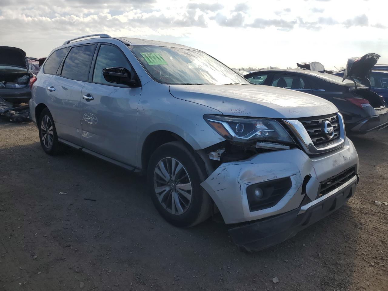 Nissan Pathfinder Sv Image 4