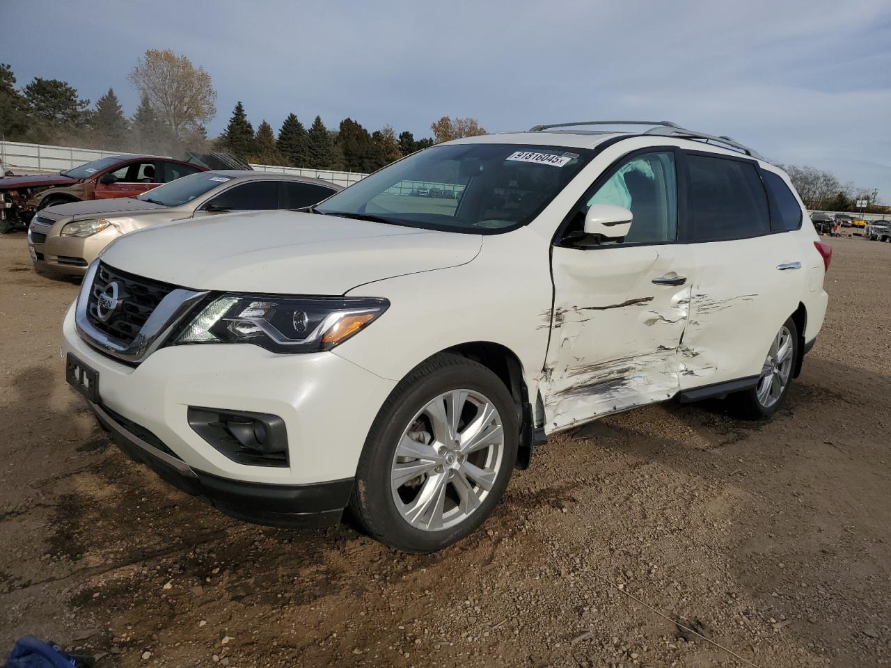 Nissan Pathfinder S Image 1