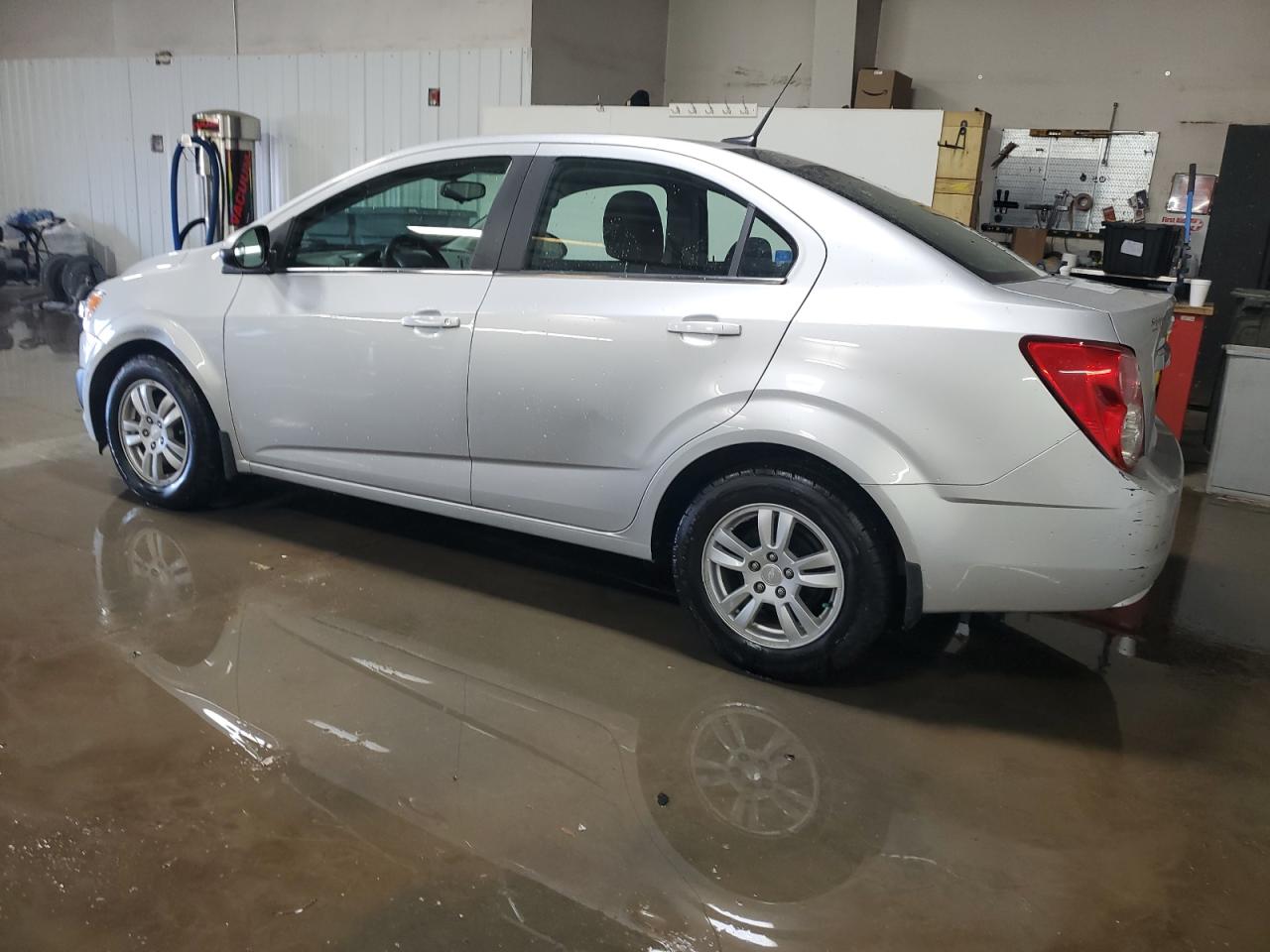 Chevrolet Sonic Lt Image 2