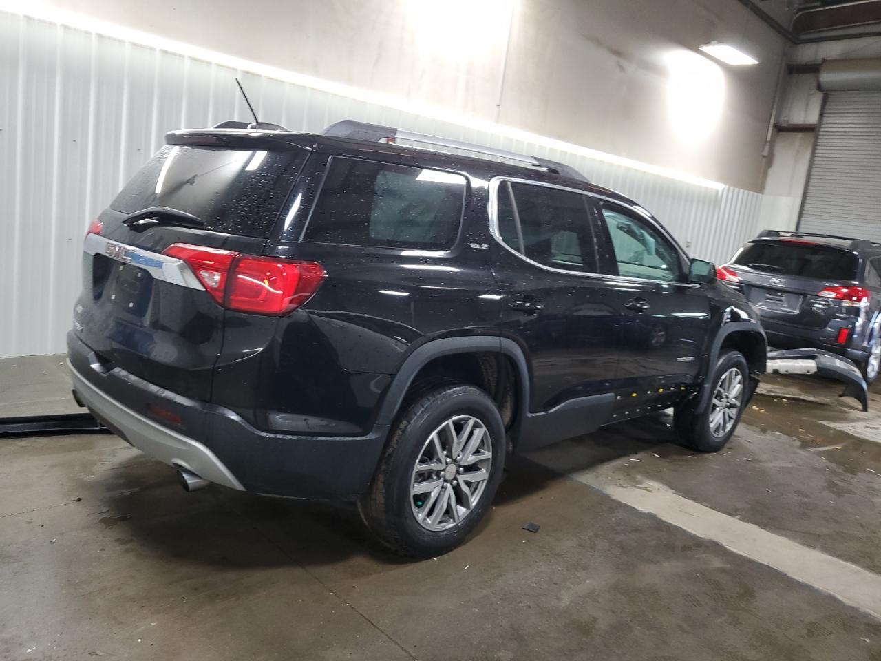 GMC Acadia Sle Image 2