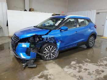  Salvage Nissan Kicks