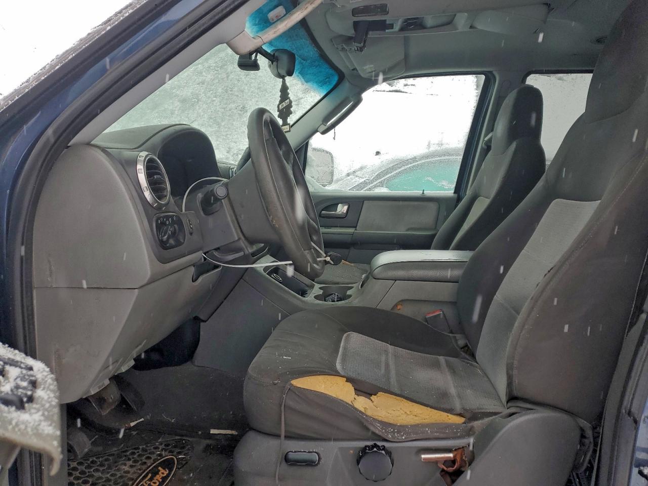 Ford Expedition Xlt Image 2