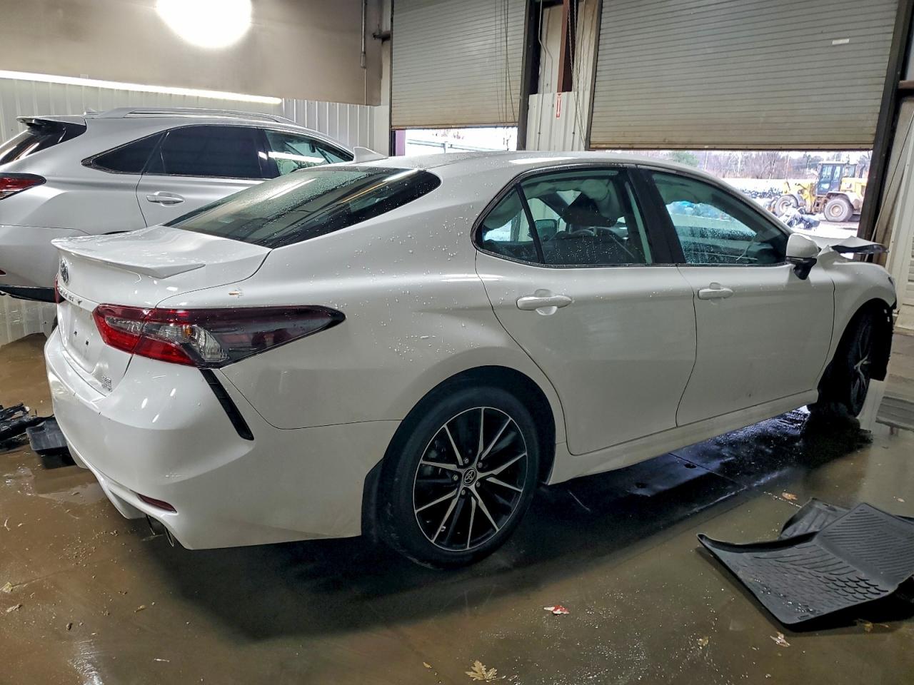 Toyota Camry Se Night Shade Image 10