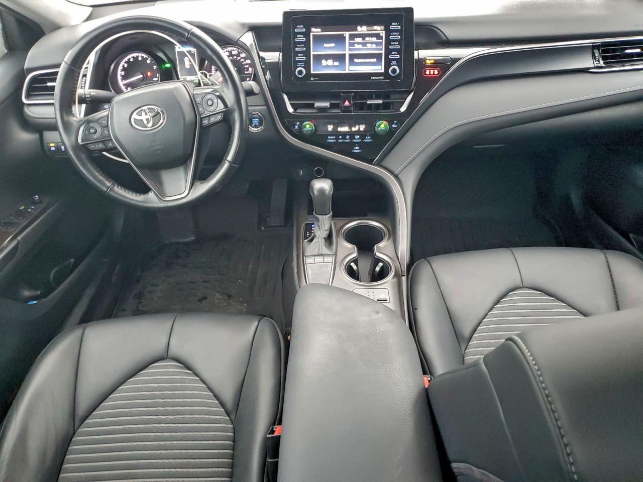 Toyota Camry Se Night Shade Image 7