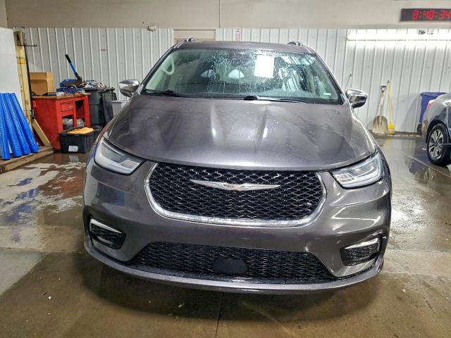 Chrysler Pacifica Limited Image 9