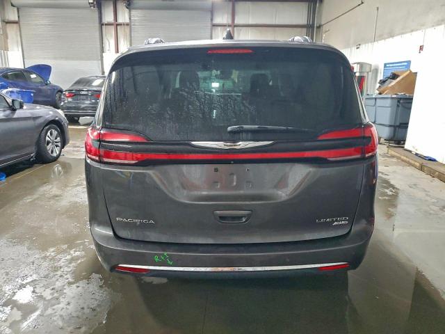 Chrysler Pacifica Limited Image 3