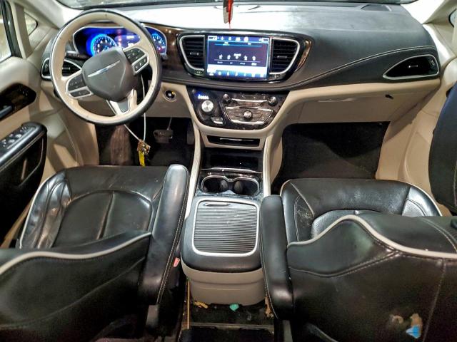 Chrysler Pacifica Limited Image 12