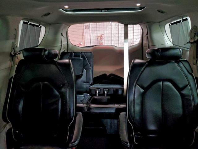 Chrysler Pacifica Limited Image 5