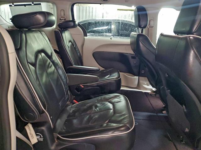 Chrysler Pacifica Limited Image 8