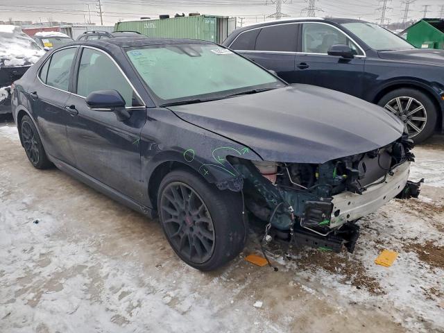 Toyota Camry Se Image 10