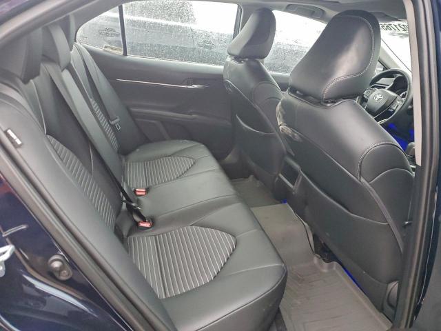 Toyota Camry Se Image 8