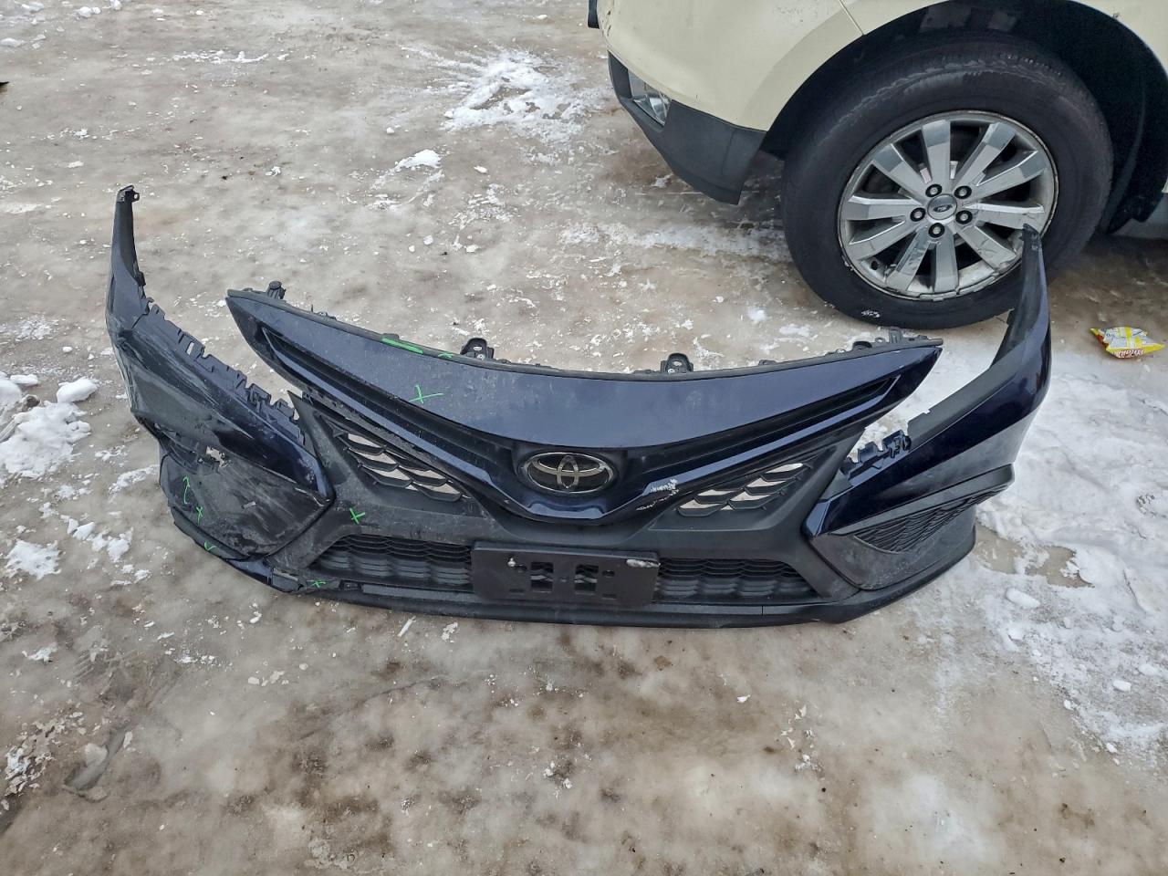 Toyota Camry Se Image 12