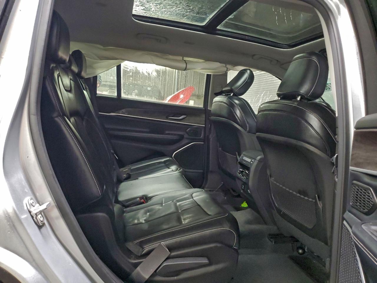 Jeep Grand Cherokee L Limited Image 12