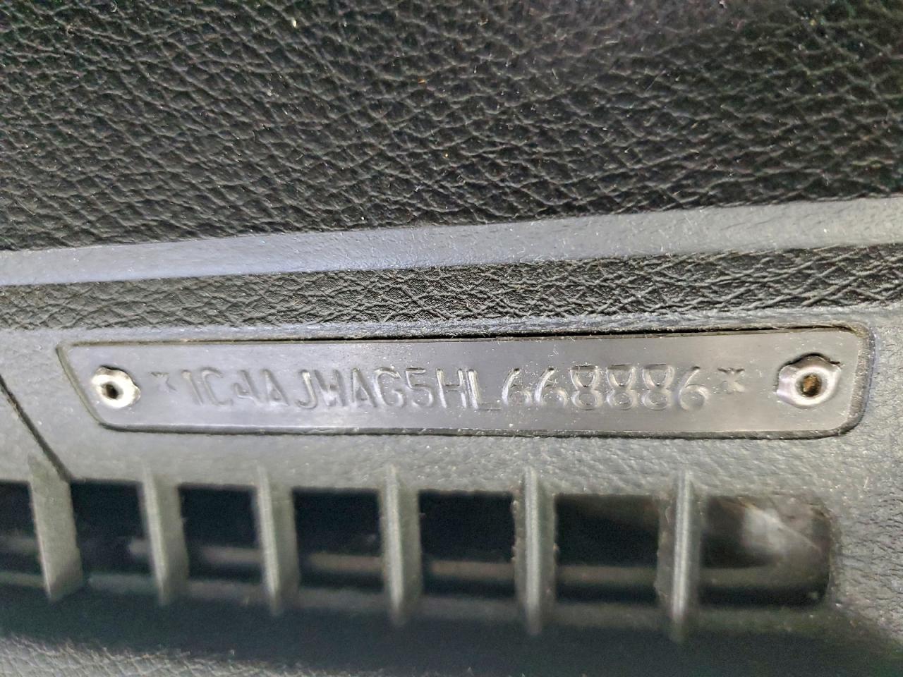 Jeep Wrangler Sport Image 9