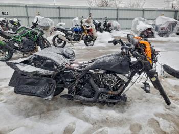  Salvage Harley-Davidson Streetglid