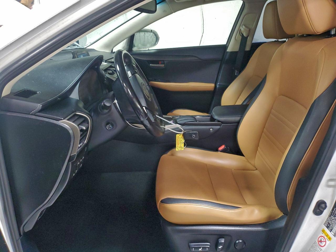 Lexus NX 200t Base Image 4