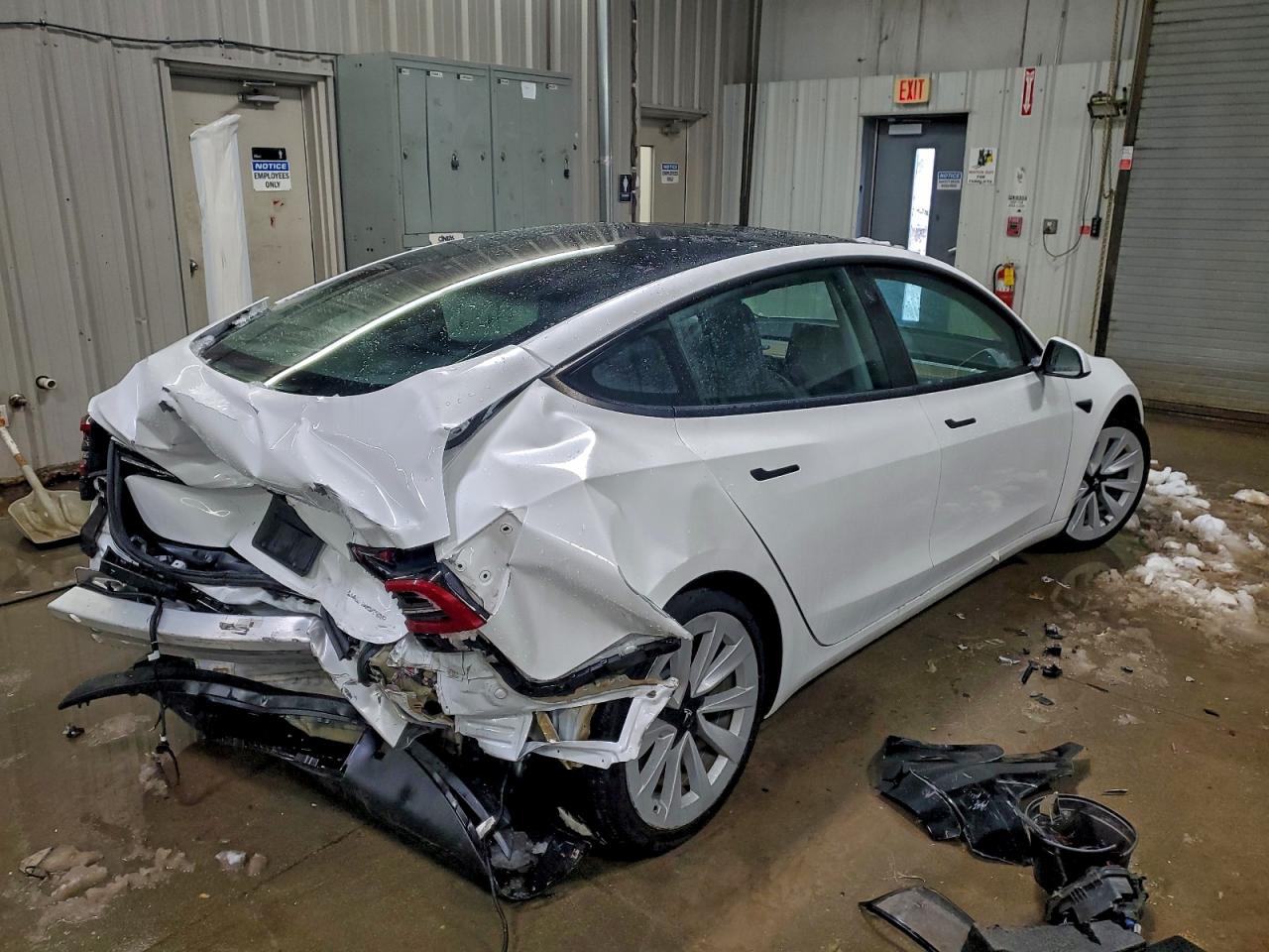 Tesla Model 3 Image 4