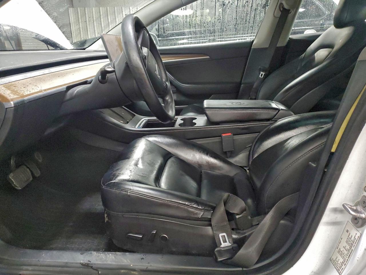 Tesla Model 3 Image 10