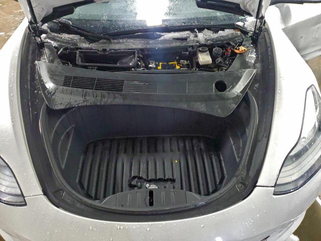 Tesla Model 3 Image 12