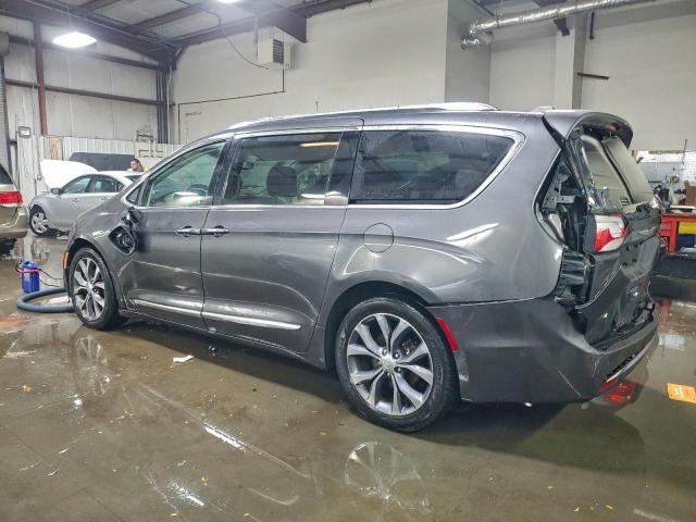 Chrysler Pacifica Limited Image 7