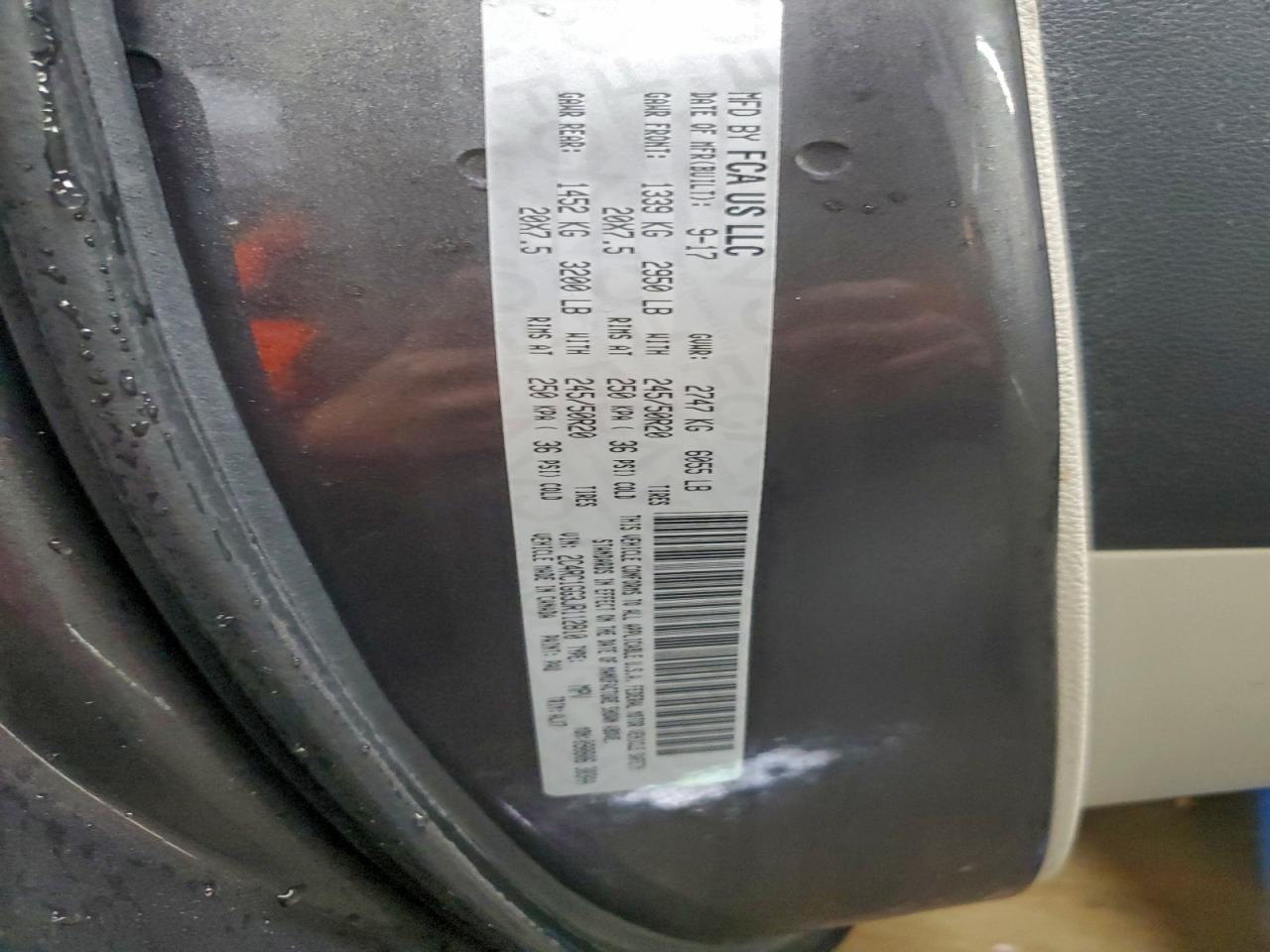 Chrysler Pacifica Limited Image 9