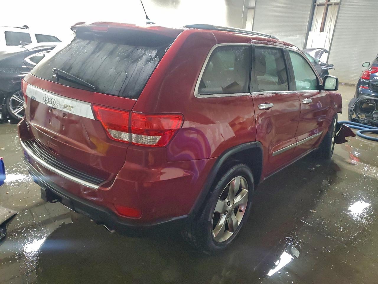 Jeep Grand Cherokee Overland Image 2