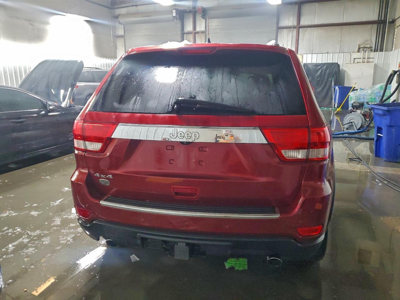 Jeep Grand Cherokee Overland Image 4