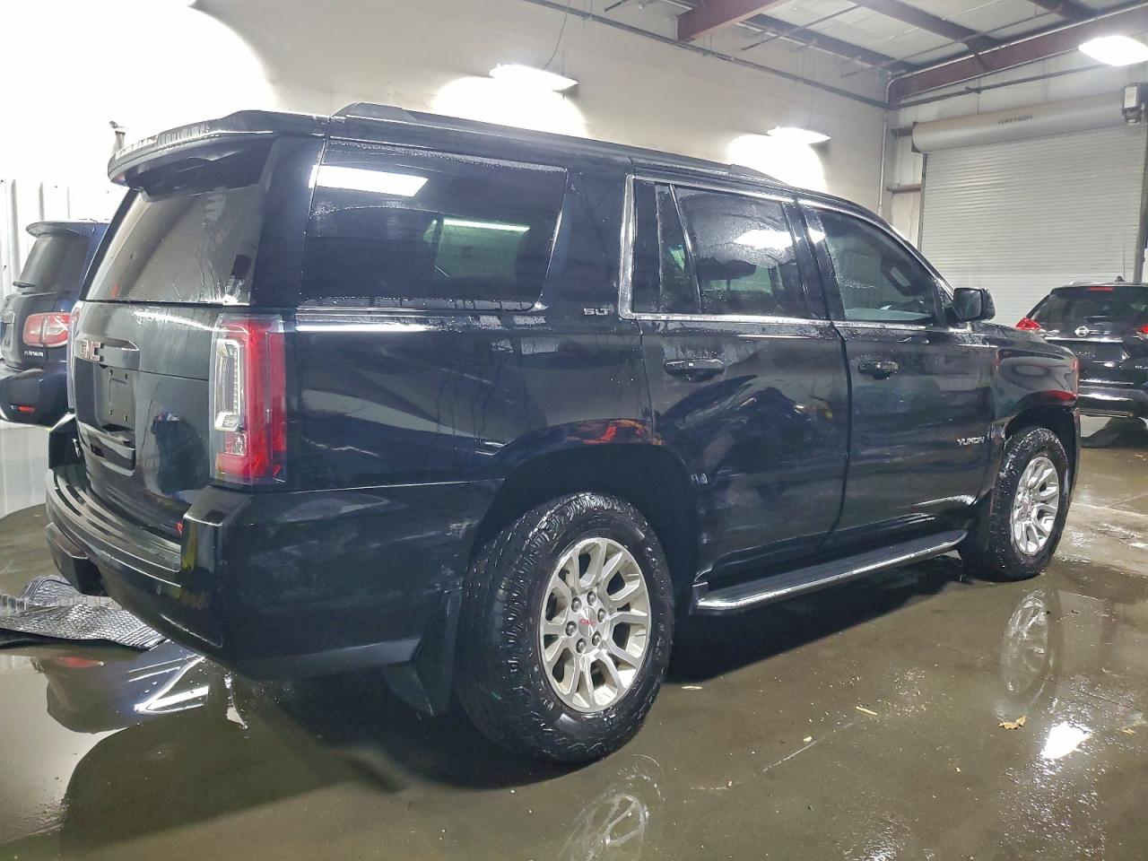 GMC Yukon Slt Image 3
