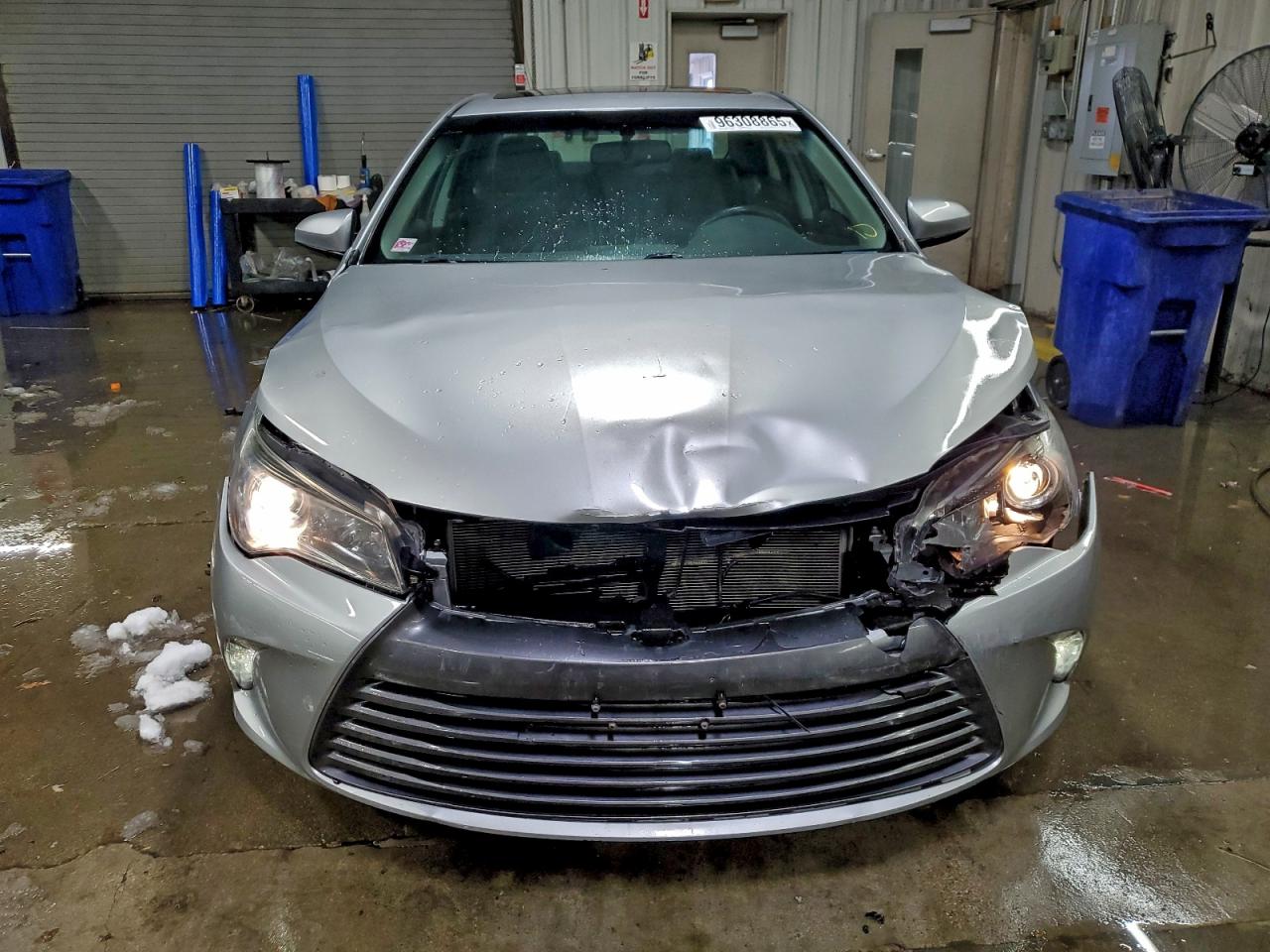 Toyota Camry Le Image 4