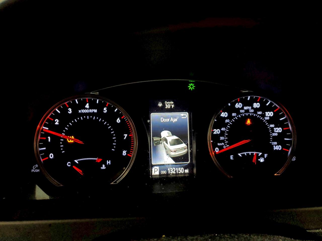 Toyota Camry Le Image 5