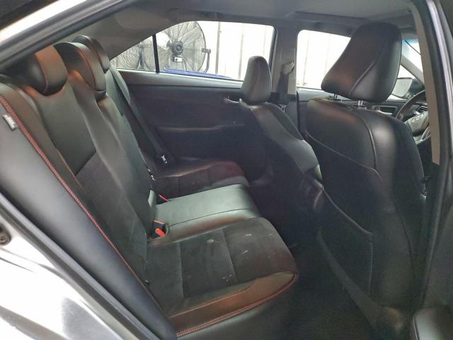 Toyota Camry Le Image 7