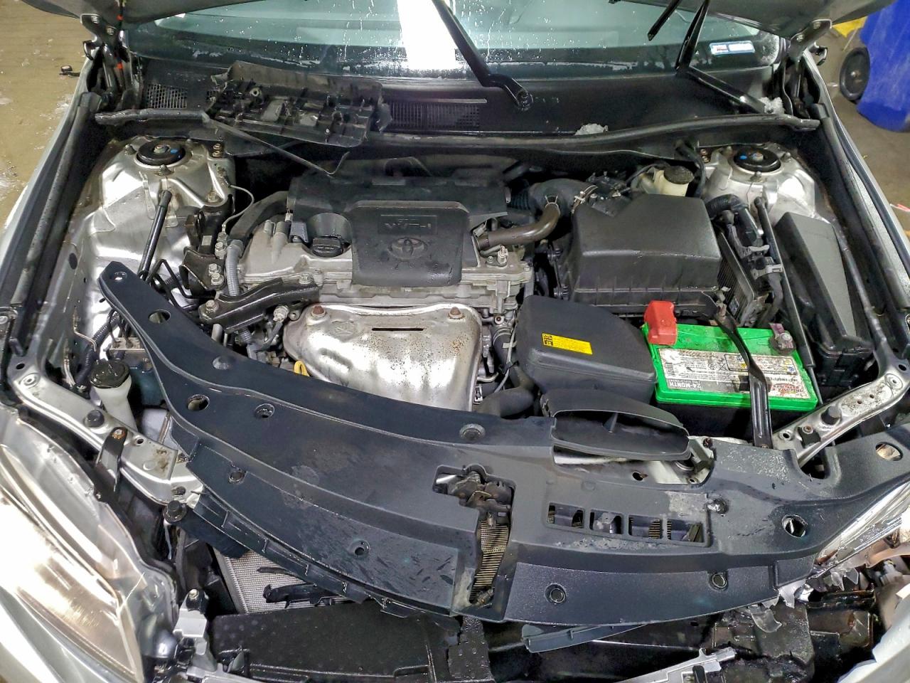 Toyota Camry Le Image 6