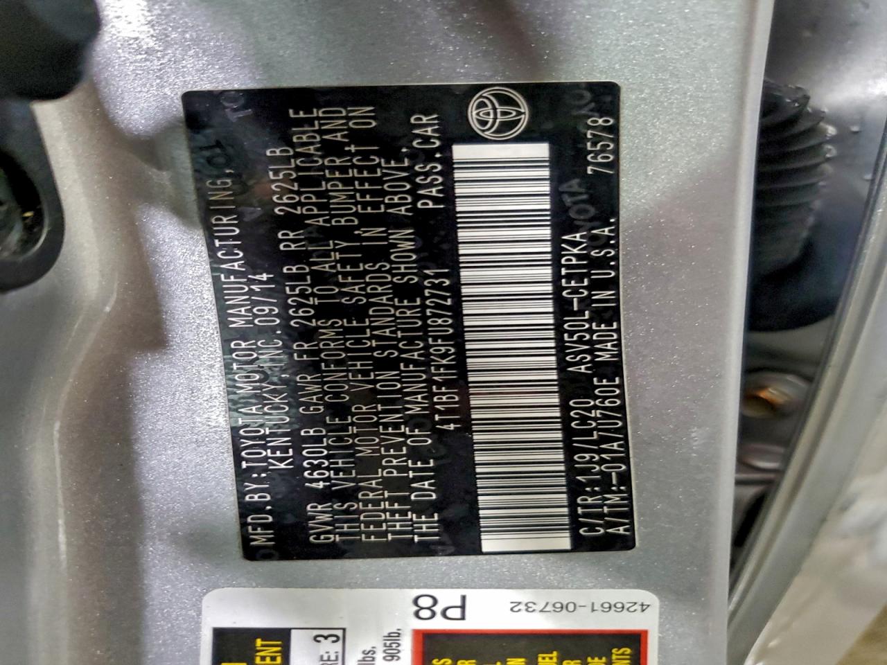 Toyota Camry Le Image 9