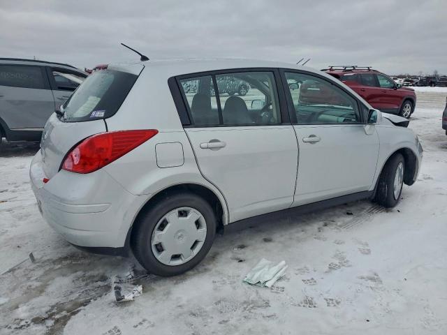 Nissan Versa S Image 6